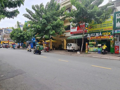 Cho thuê nhà mặt tiền tân sơn nhì 80m , 2 lầu - 22triệu-cực sầm uất 1