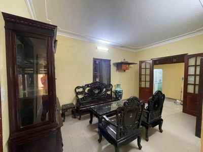 Cho thuê căn hộ tập thể tầng 5 ngõ 805 giải phóng 120m2, 3 ngủ, 9 triệu full đồ 2