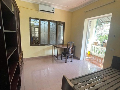 Cho thuê căn hộ tập thể tầng 5 ngõ 805 giải phóng 120m2, 3 ngủ, 9 triệu full đồ 4