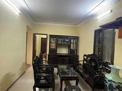 Cho thuê căn hộ tập thể tầng 5 ngõ 805 giải phóng 120m2, 3 ngủ, 9 triệu full đồ 3