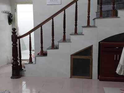 Cho thuê nhà ngõ 155 chợ khâm thiên, 3 tầng x 35m2, 3 pn, 9.8 triệu 2