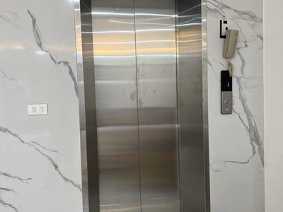 Tôi cho thuê nhà hai mặt tiền,mới,vỉa hè, 102m2- 5t, thành công 29 tr 0