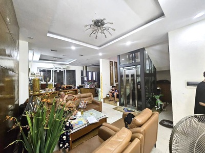 Bán nhà hoàng hoa thám, ba đình, ngõ thông 90m2, 4.5 tầng thang máy, chỉ 17.9 tỷ 0