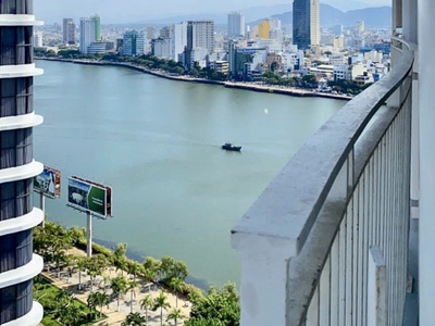 Bán tòa nhà 7 tầng, 2mt, ngang 9m, đường nguyễn du, sát sông hàn,cho thuê 100tr/th. 0