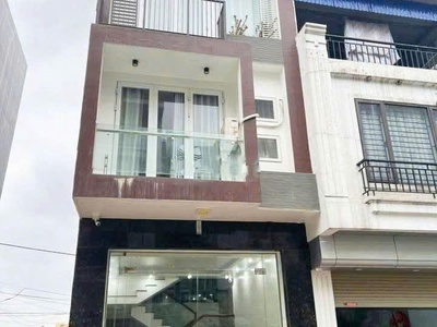 Bán nhà lô 7 lê hồng phong, 40m 4 tầng, giá 3.85 tỉ gần bigc 0