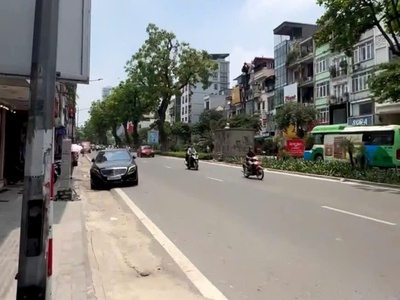 Cho thuê lô góc mặt trục chính tòa rose town   hoàng mai 1
