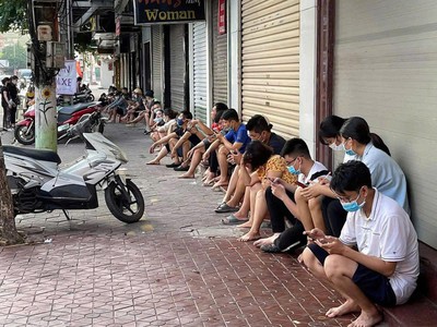 Bán nhà mặt phố cầu giấy 2 mặt tiền trước sau, kinh doanh, vỉa hè rộng, 52m chào 36.4 tỷ 2