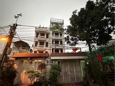 Bán đất lô góc cầu giấy  ô tô, ngõ thông,  mặt tiền rộng 9m, 221m chào 54 tỷ 0