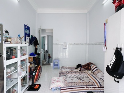 Nhà mặt phố thiết kế đẹp  khu an ninh gần chợ ,siêu thị , trường đại học- thông từ hoàng diệu ra 1