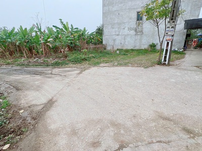 Lô đất dt 49.5 m fun thổ cư đẫ quy hoạch lê đất ở đô thị giá  hơn tỷ , đường trước đất thông rộng 4