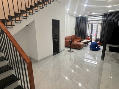 Bán nhà hẻm 3m đường 2/4 1 trệt 1 lầu có sổ hồng hoàn công 0