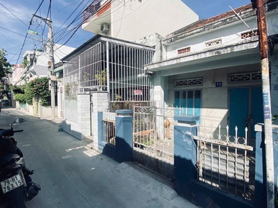 Bán đất có nhà cấp 4 cũ vĩnh hải gần hòn chồng nha trang  mặt tiền đường thanh nam   diện tích: 1