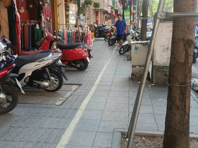 Sổ phân lô vỉa hè mênh mông tại khâm thiên,kinh doanh sầm uất 52 m2,16  tỷ 2,dòng tiên 23tr/tháng 0