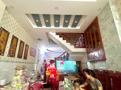 Bán nhà  đường số 8 gần chợ lk 5-6-76m2 ,4 tầng hẻm 7m khu phân lô nhỉnh 5 tỷ 2