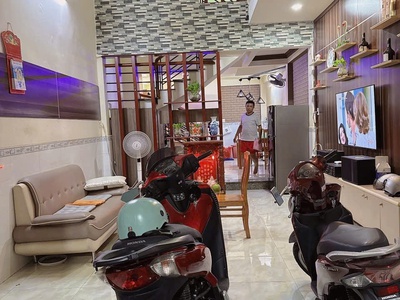 Bán gấp nhà đường số 3 bhh a hẻm 6m gần mặt tiền 45m2,3 tầng nhỉnh 5 tỷ 1