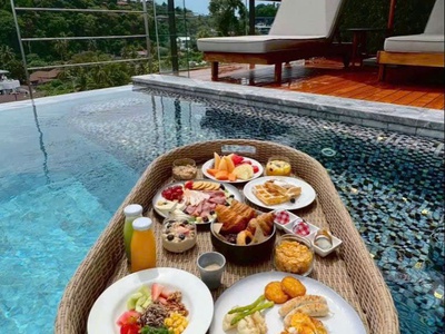 Khay mây nhựa hồ bơi 0