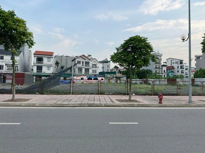 Bán gấp đất đấu giá Cự Khối 120m2, đường 25m, view công viên, tiện ích đầy đủ, giá tốt 3