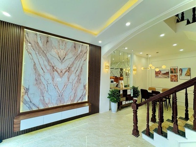 Bán Nhà Hoàng Văn Thái - TX , DT : 48m2 , Giá 9.5 Tỷ , 2 Thoáng , oto 4