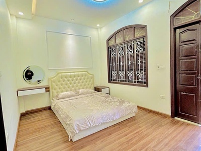 Bán Nhà Hoàng Văn Thái - TX , DT : 48m2 , Giá 9.5 Tỷ , 2 Thoáng , oto 5