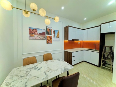 Bán Nhà Hoàng Văn Thái - TX , DT : 48m2 , Giá 9.5 Tỷ , 2 Thoáng , oto 2