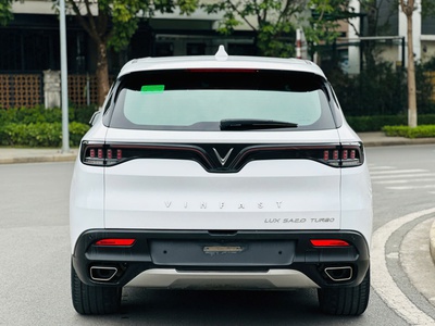 Vinfast Lux SA Premium 2022 Trắng 1