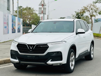 Vinfast Lux SA Premium 2022 Trắng 2
