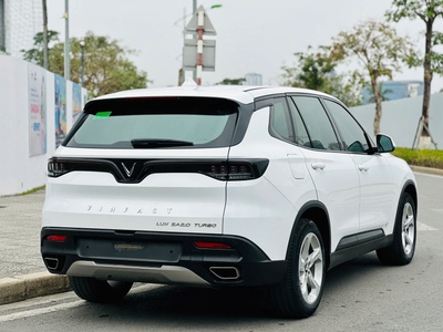 Vinfast Lux SA Premium 2022 Trắng 9