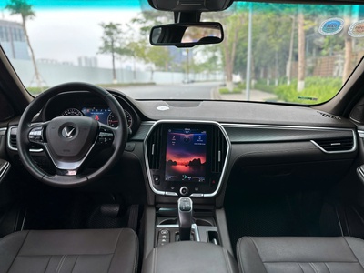 Vinfast Lux SA Premium 2022 Trắng 10