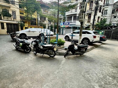 Khu phân lô cán bộ Ba Đình 34m2 x 5 tầng - Ô tô đỗ cửa - Dân trí cao - An ninh tốt - Sổ đẹp. 0