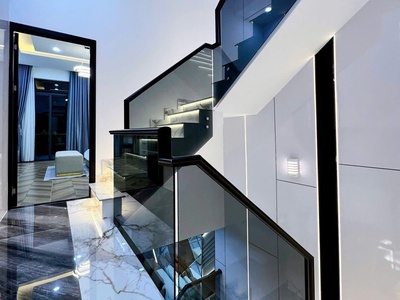 Giá full 2,35 tỷ - nhà mới 3 tầng 120m2 - đường rộng 7m - nội thất đầy đủ - Thủ Dầu Một 3