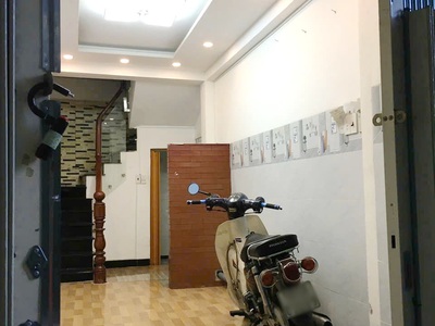 Nhà 4 tầng sát hẻm ôtô đường dạ nam p2q8. giá 2,76 tỷ bớt lộc 0
