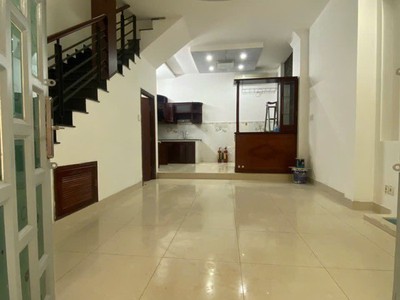 Bán gấp- 4 tầng- 60m2- trần xuân soạn- quận 7- nhỉnh 9 tỷ 1