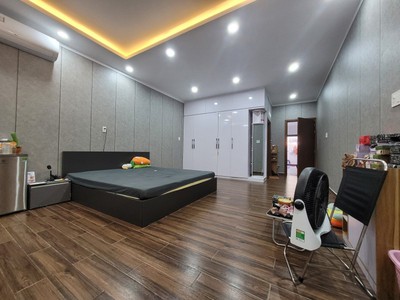 Bán nhà mặt phố q.9, 105m2, 4 tầng, 6pn, 6 wc, sổ hồng.  giá chỉ 7.5 tỷ 4