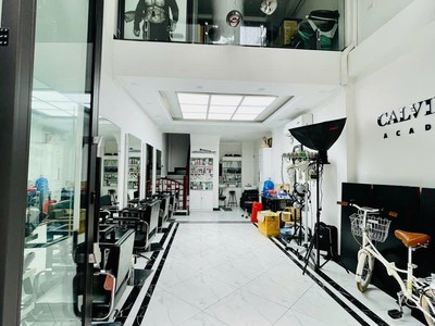 Bán nhà 6 tầng mới tinh - 40m - o to đỗ cổng - cách mặt phố giang biên 10m - long biên 3