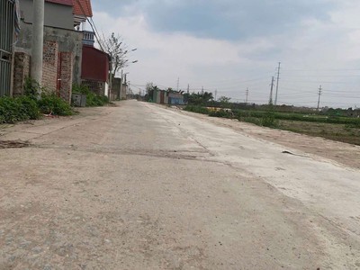 Bìa làng 90m tt quang minh giá 4x triệu/m,đối diện khu đô thị,chính chủ 3