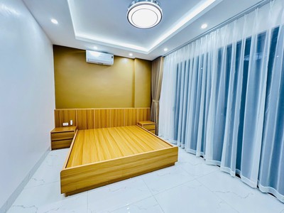 Ô tô phân lô thang máy hoàng quốc việt 60m 6t, mt 5m, nhỉnh 25 tỷ 1