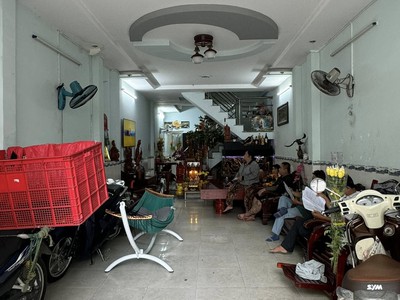 Bán nhà 60/ đường số 4 - gò xoài. bình hưng hoà a. q btdt: 4 x 16. 1 lầu 2pn 1p thờ   st giá: 5.5 3