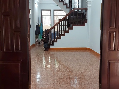 Cho thuê nhà 3,5 tầng số 4, hẻm 376/56/29 đường bưởi, phường vĩnh phúc, ba đình, hà nội. 1