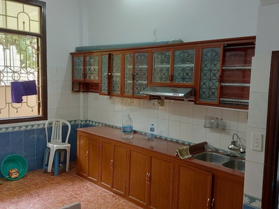 Cho thuê nhà 3,5 tầng số 4, hẻm 376/56/29 đường bưởi, phường vĩnh phúc, ba đình, hà nội. 0