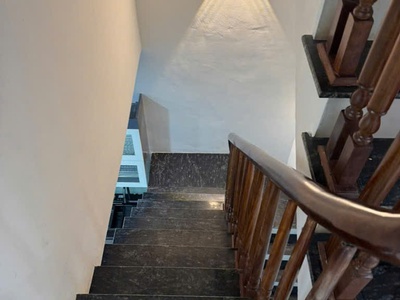 Bán nhà mặt phố nguyễn đức cảnh dt khủng 73m. mt rộng. kinh doanh - ô tô tránh - thông. chỉ 13 tỷ 2