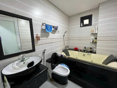 Bán nhà hẻm xe tải 1 trục đường nguyễn văn đậu, dt: 68,3m2  6x14m    4 lầu hoàn công đầy đủ 4