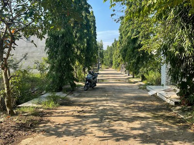 Bán đất đồi 61, dân cư đông, giá tốt, ngay tổng kho miền đông 620ha 0