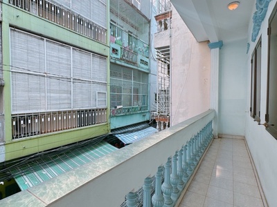 Nhà bán đường hoàng diệu xây cất theo kiểu biệt thự pháp- có bề ngang lớn -xe hơi ngủ trong sân nhà 3