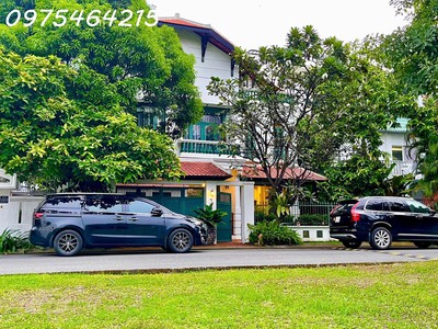 Bán biệt thự sân vườn cao cấp khu compound thảo điền 2   nguyễn văn hưởng, tp. thủ đức 0