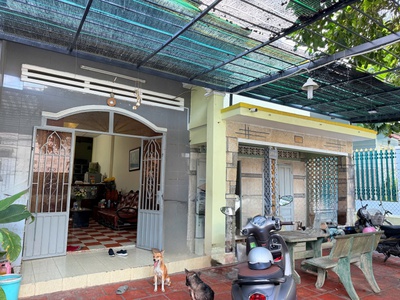  cơ hội đầu tư: 204m  đất trung tâm   có sẵn nhà cấp 4   gần siêu thị go 1