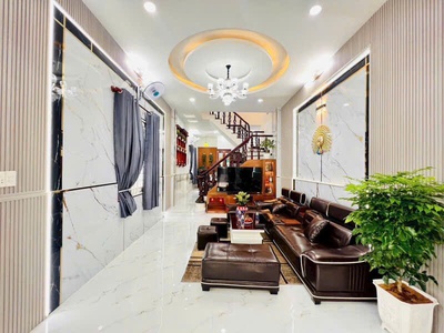 Bán nhà 2 tầng hẻm xe hơi sát mt thạnh lộc 19 ngay ngã tư ga- dt 5,5x20  110m2  4pn chỉ hơn 1