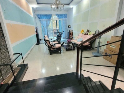 Bán nhà 2 tầng hẻm xe hơi sát mt thạnh lộc 19 ngay ngã tư ga- dt 5,5x20  110m2  4pn chỉ hơn 2