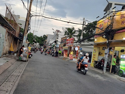 Bán nhà ngay trường đại học tài chính marketing   quận 7   ô tô đỗ cửa   chỉ 6.3 tỷ, gọi 0