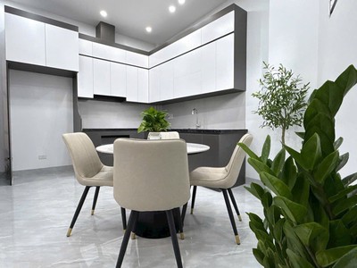 Bán nhà 3 tầng ngõ đường Nguyễn Lương Bằng, TP HD, 43.8m2, mt 7.2m, 3 ngủ, 2vs, 2.28 tỷ 2
