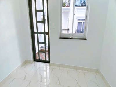 Bán nhà 4 tầng hẻm cách mạng tháng tám, quận 10, dt 3.3 x 12.7 m, giá 8 tỷ 3